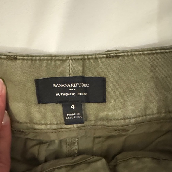 Banana Republic Authentic Chino Olive Green Pants - Picture 3 of 4